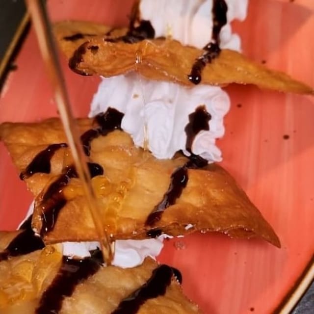 Sopapilla.