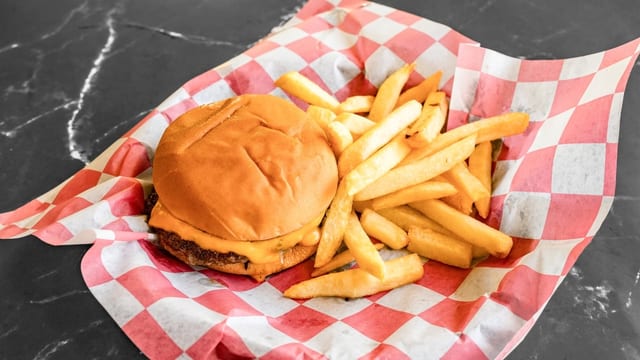 Kids Cheese Burger.