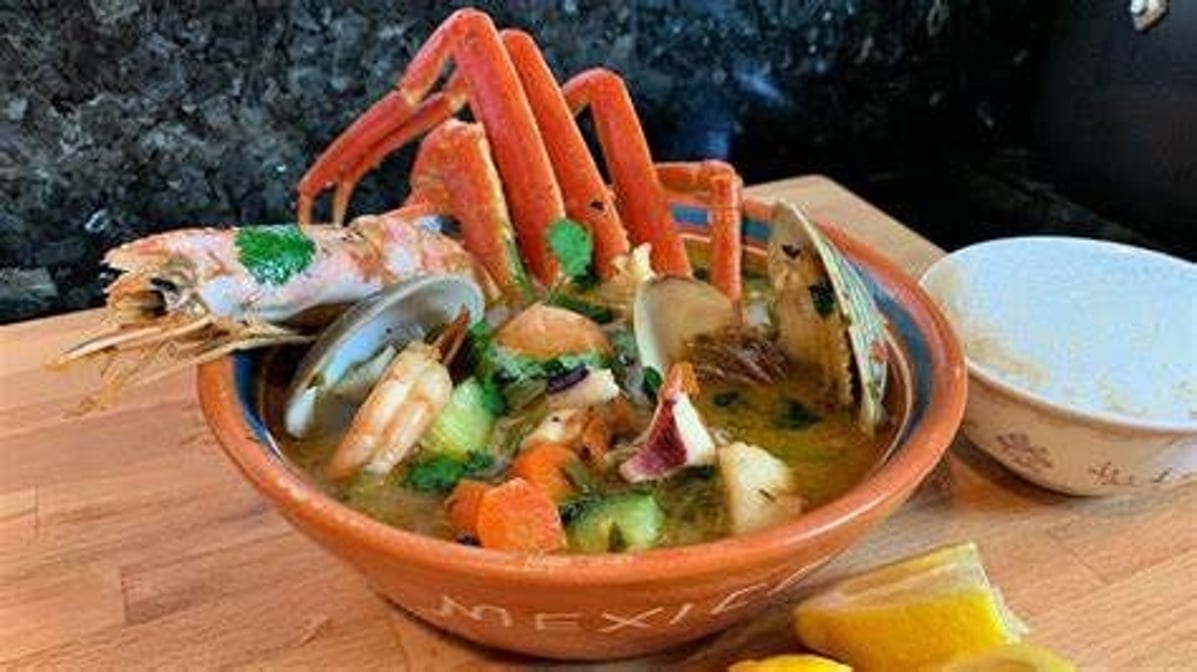 Sopa 7 Mares - 7 Seas Soup.